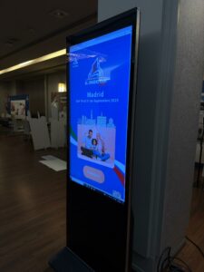 totems tactiles alquiler madrid eventos