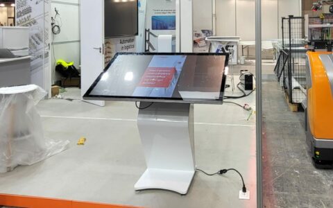 alquiler kiosco tactil madrid