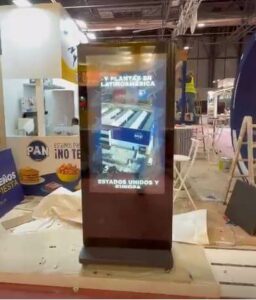 totem tactil alquiler madrid
