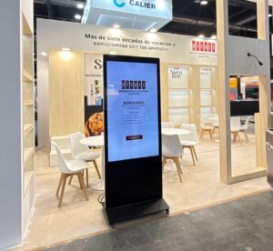 totem tactil alquiler madrid